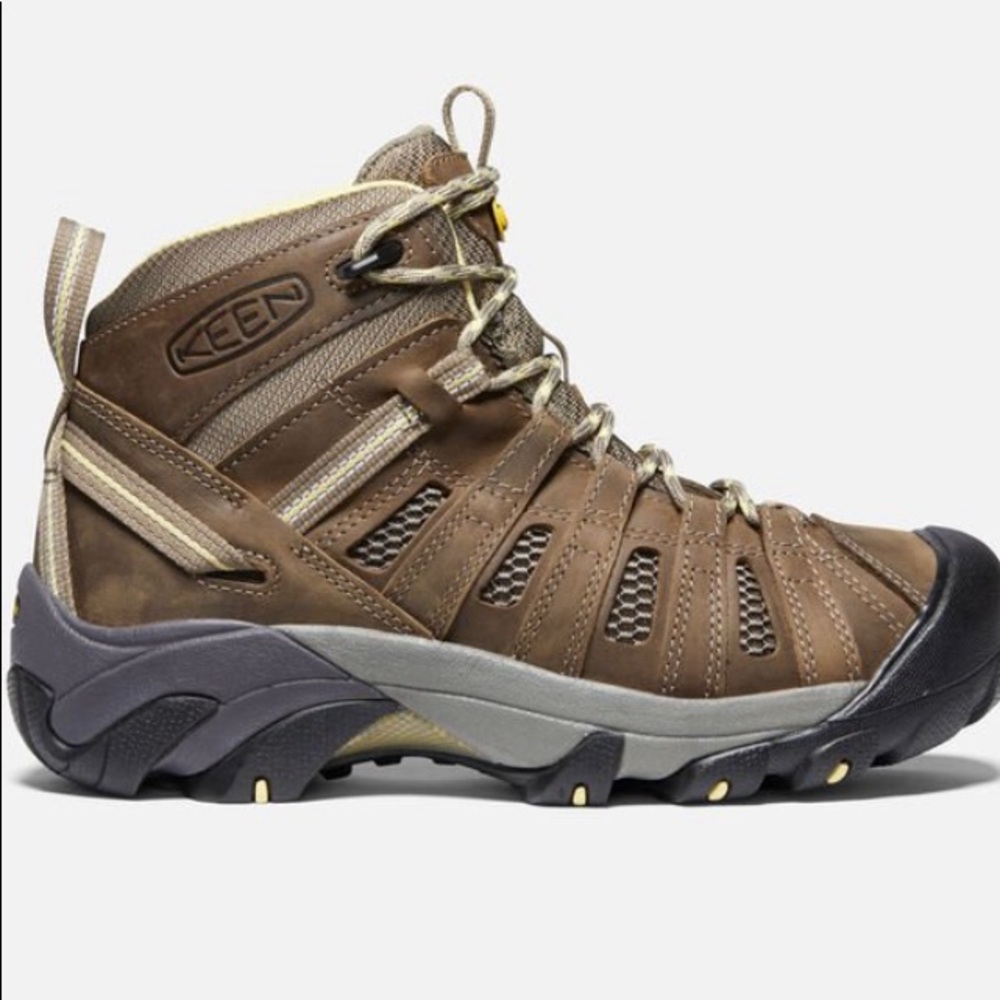 Keen women’s voyager mid hiking boots size 7